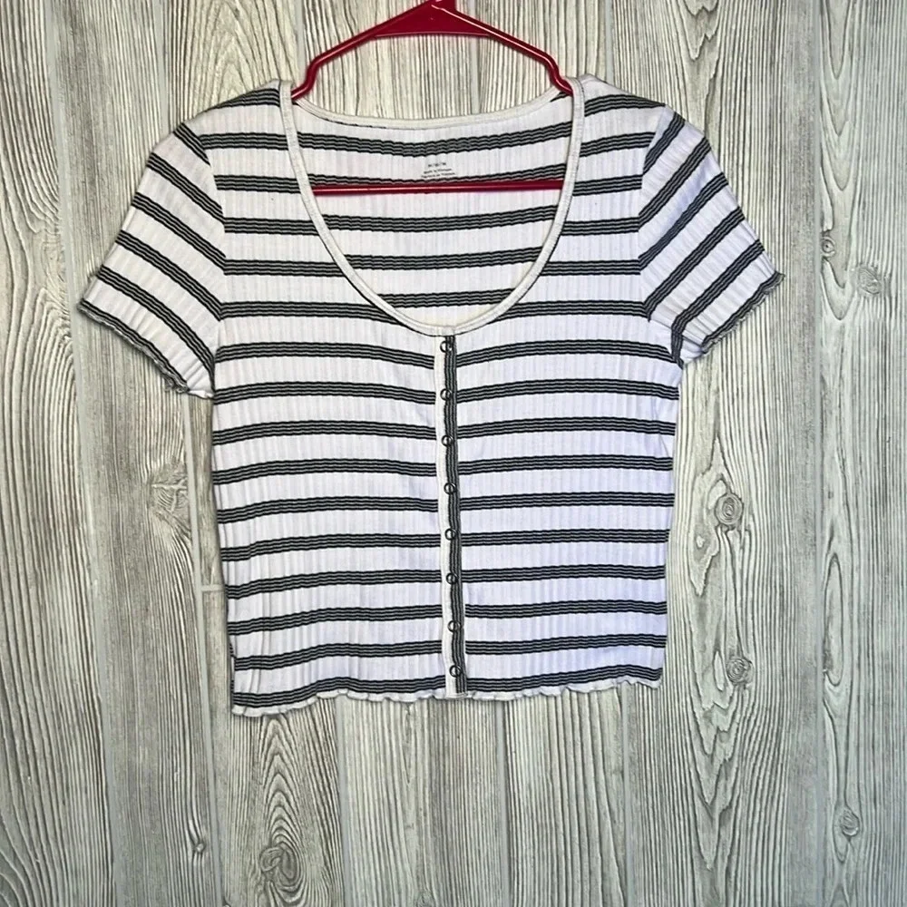 American Eagle crop top size medium